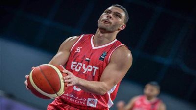 يوسف شحاتة لاعب السلة: هدفنا الفوز على كوت ديفوار ومواصلة تحقيق الانتصارات 