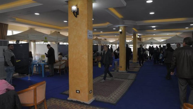 غلق باب التصويت في