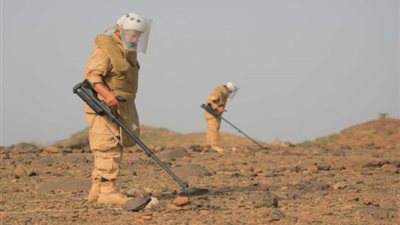 مركز الملك سلمان للإغاثة ينتزع 727 لغمًا عبر مشروع 