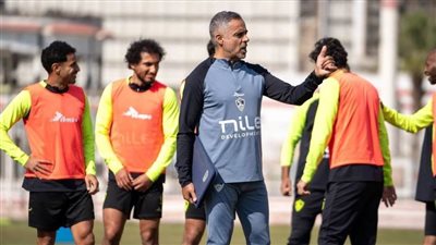 بيراميدز يراقب نجم الزمالك وسط تمسك جوميز
