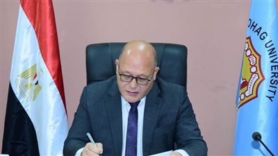 جامعة سوهاج تعلن فوز مشروعي نقاط الكربون النانوية لعلاج السرطان 