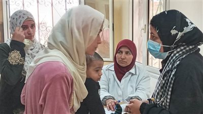 تقديم خدمات طبية وتوعوية فى قافلة سكانية شاملة بمركز كفر الدوار