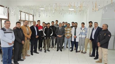 رئيس جامعة السويس..يتفقد المدينة الجامعية بالسلام، ويتناول وجبة الغداء مع الطلاب