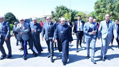 النعماني ومفتي الديار المصرية يشاركون طلاب قادرون باختلاف في تشجير المقر الجديد لجامعة سوهاج