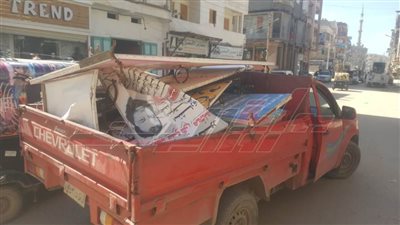 إزالة 26 إعلانًا مخالفًا ببرج البرلس بكفر الشيخ
