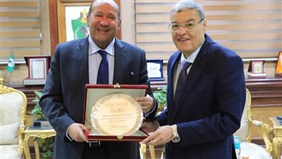 محافظ المنيا: الفوز بـ٤ جوائز بمبادرة المشروعات الذكية حافزًا للمزيد العام المقبل