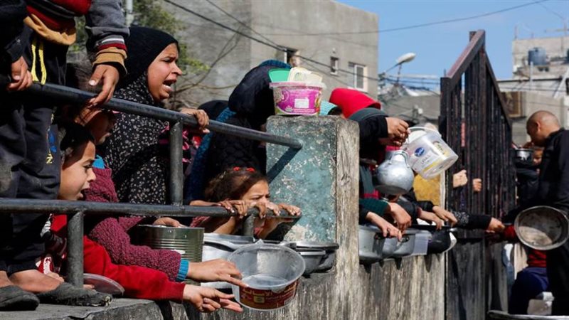 سكان غزة على بعد