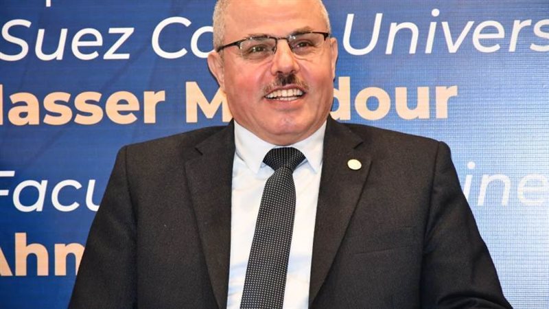 رئيس جامعة القناة