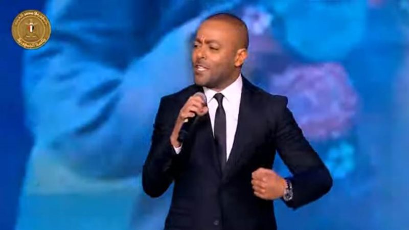 الفنان تامر عاشور