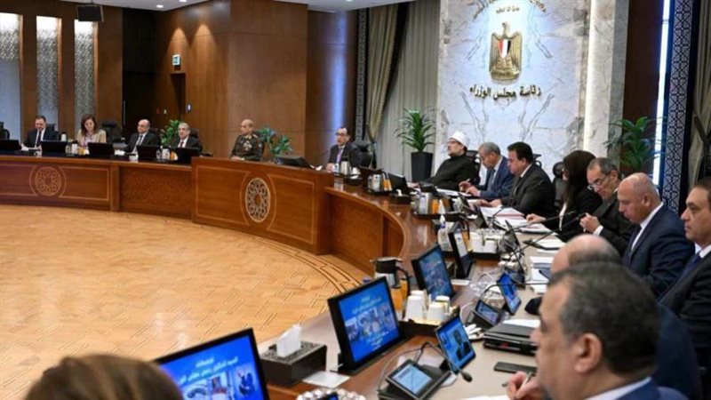 رئيس الوزراء خلال