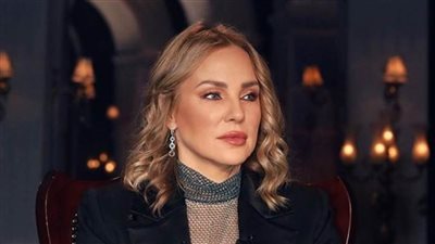 شيرين رضا تظهر بالعكاز وتكشف تفاصيل إصابتها