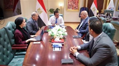 وزير الصحة يبحث إطلاق برنامج لرفع وعي العاملين بتأمين وحماية البيانات