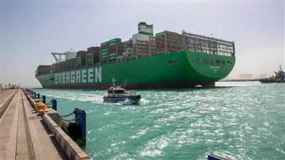 ميناء السخنة التابع لاقتصادية قناة السويس يستقبل سفينة الحاويات Ever Goods