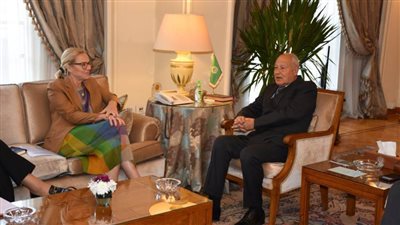 أبو الغيط يستقبل سيجريد كاج بمقر الجامعة العربية