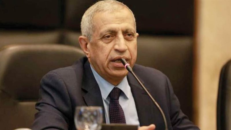 الدكتور إسماعيل عبد