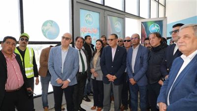 وزير الإسكان ومحافظ الشرقية يتفقدان محطة مياه الشرب
