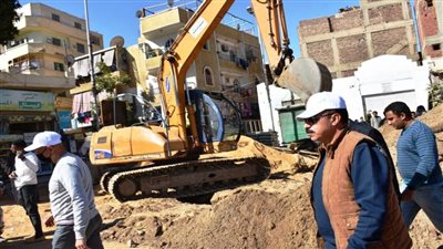 محافظ أسوان يتفقد عددا من الشوارع الداخلية بمدينة أسوان