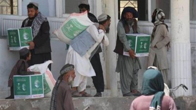 مركز الملك سلمان للإغاثة يوزع السلال الغذائية في باكستان