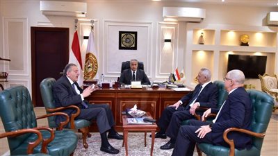 وزير العمل بحث مع رئيسي 