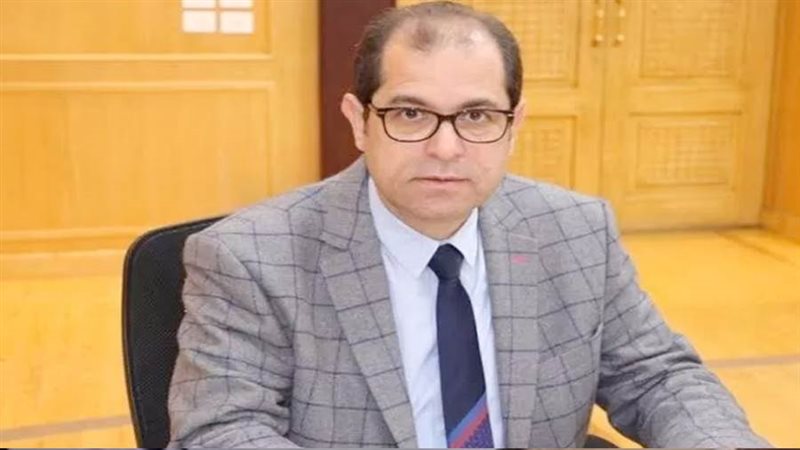 الدكتور يوسف عامر