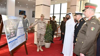 أمين عام مجلس الدفاع الأعلى بالبحرين يتفقد عددا من المنشآت بالقيادة الاستراتيجية بالعاصمة الإدارية