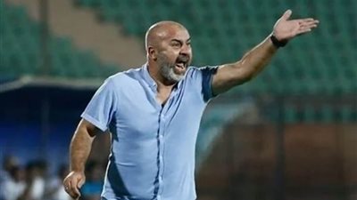 نادى أسوان يقيل مدربه هشام زكريا المدير الفنى للفريق الأول لكرة القدم