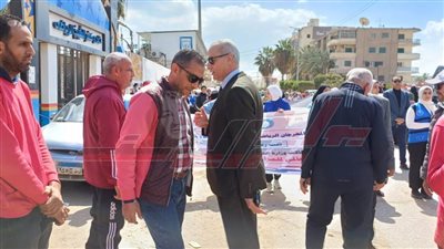 انطلاق مسيرة المشي احتفالا باليوم العالمي للمرأة بمشاركة 450 فتاة 