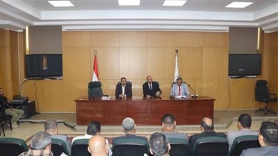 تفعيل قانون تنظيم انتظار المركبات في شوارع بني سويف