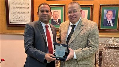 مؤسسة الإعلام والتحول الرقمي تكرم نقيب الأشراف.. وتشيد بخطة النقابة لرفع مهارات التكنولوجيا