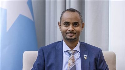 الصومال والولايات المتحدة يبحثان تعزيز جهود الحرب على الإرهاب