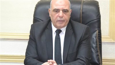 السكرتير العام لمحافظة البحيرة يناقش إنهاء الأعمال بميناء الصيد برشيد