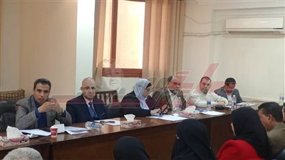 وكيل مديرية التعليم يترأس إجراء المقابلات للتجديد للمكلفين لوظائف الإدارة المدرسية