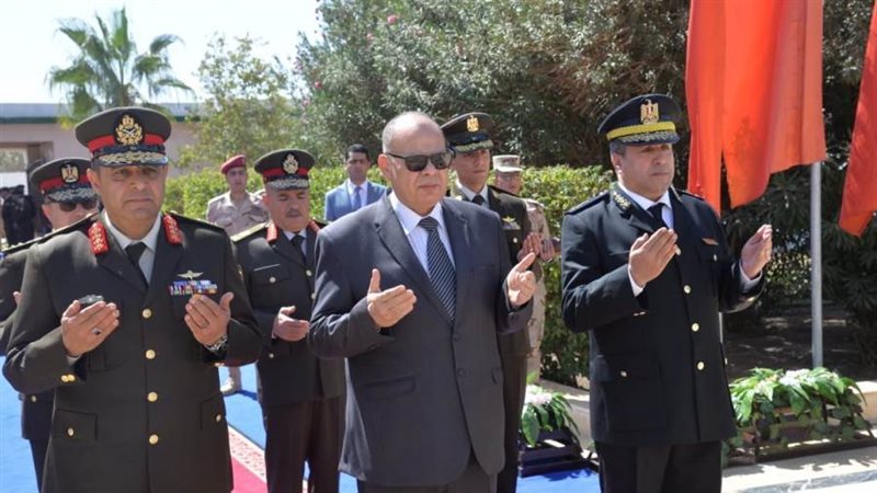 محافظ اسيوط وقادة