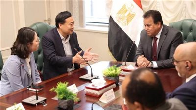 وزير الصحة يناقش مع شركة صينية مستجدات التعاون المشترك