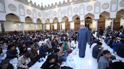 5 آلاف وجبة.. وكيل الأزهر يشهد تحضيرات الإفطار الجماعي