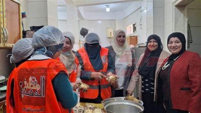 قومي المرأة بكفر الشيخ يعد 500 وجبة إفطار ضمن مبادرة 
