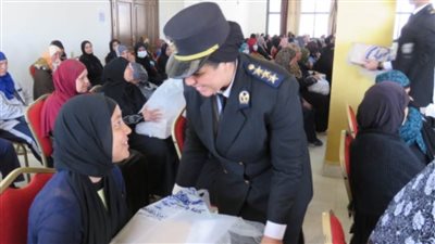 الداخلية تشارك المرأة الاحتفال وتوزع عبوات غذائية على المرأة المعيلة بكل المحافظات