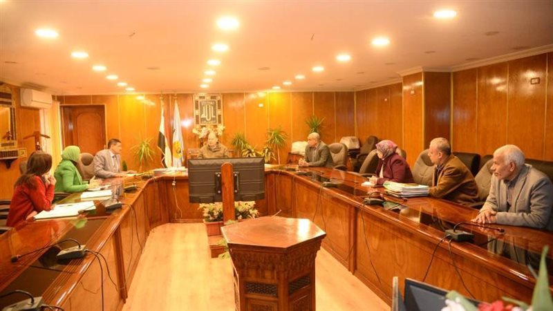 جانب من لقاء المحافظ