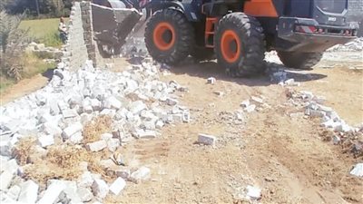 تنفيذ إزالة فورية لحالة تعدٍ بالبناء المخالف بمركز ومدينة أبوصوير 