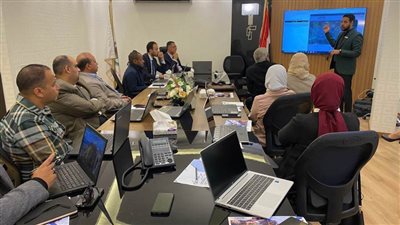 اقتصادية قناة السويس تعقد ورشة عمل لشركات القطاع الأعمال العام للانضمام للمنصة