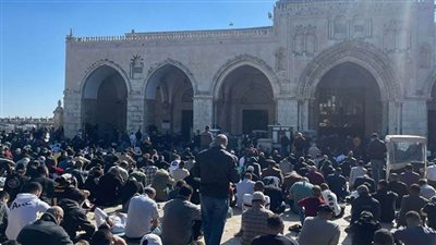 عاجل.. 80 ألفًا يؤدون صلاة الجمعة في رحاب الأقصى رغم قيود الاحتلال الإسرائيلي