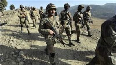 مقتل 7 جنود في هجوم على موقع عسكري بشمال غرب باكستان