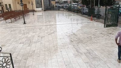 غرق الشوارع والكورنيش بسبب الأمطار في أسوان