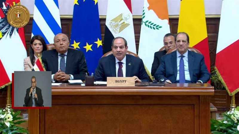 الرئيس السيسي يرحب