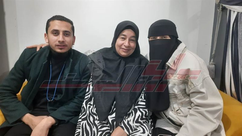 الأم المثالية وأبنائها