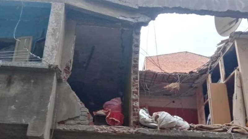 اثار انهيار المنزل