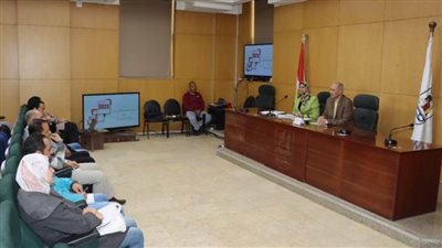 السكرتير العام ببني سويف يتابع الموقف المالي التنفيذي لمبادرة 