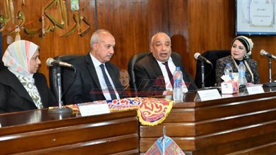 هي وهو بعيون رمضانية بين الماضي والحاضر في دار الكتب