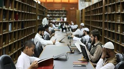 70 ألف عنوان توفرها مكتبة الحرم المكي الشريف لطلاب العلم والباحثين