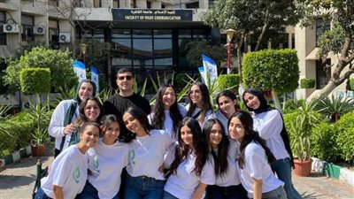 حملة توعية بأضرار المخلفات ينفذها طلاب الفرقة الرابعة إنجليزي إعلام القاهرة